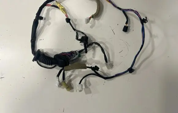 Suzuki Grand Vitara II Front door wiring loom 3675777KD0 36757-77KD0 36757-77KD00