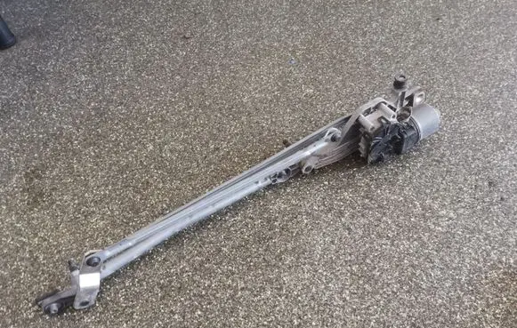 Ford Focus Front wiper linkage and motor 3397020850 4M5117504AC 0390241731