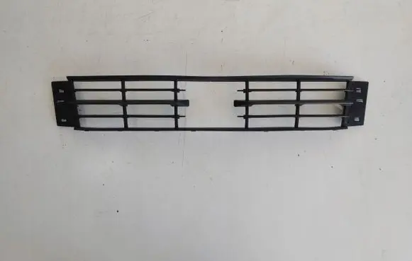 Skoda Fabia Mk3 (NJ) Front bumper lower grill 6V0853677A