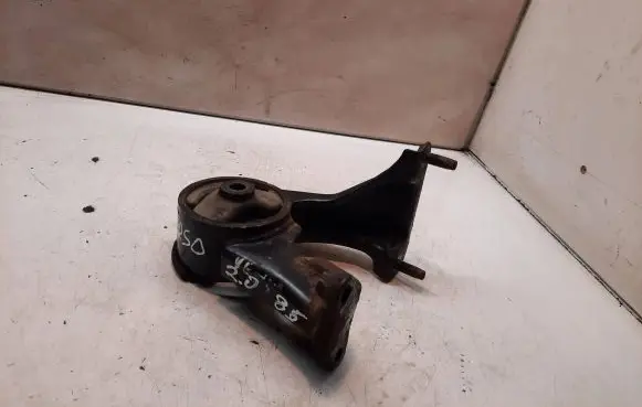 Toyota Corolla Verso E121 Engine mount bracket