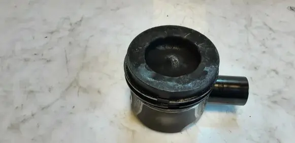 Piston