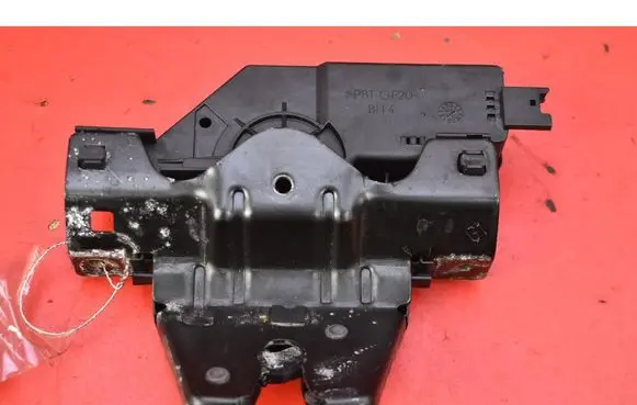 BMW X3 E83 Tailgate/trunk/boot lock/catch/latch 8196401