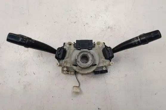 Toyota Avensis T220 Light switch 96229005