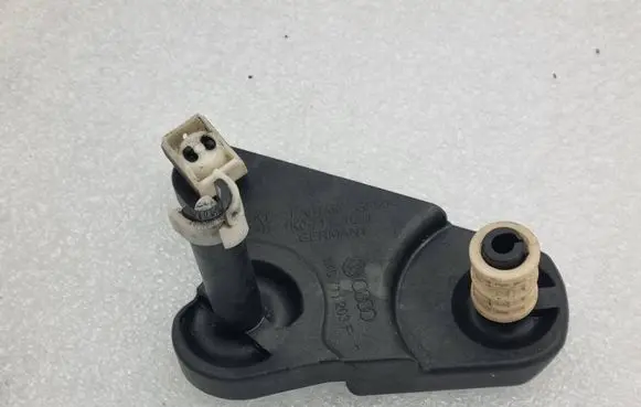 Audi A3 S3 8P Gear shift cable bracket 1K0711203F 1K0711202J