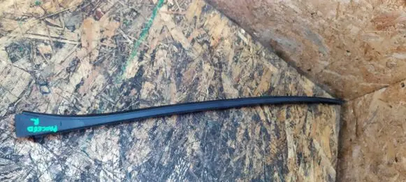 KIA Pro Cee'd II Windshield trim 