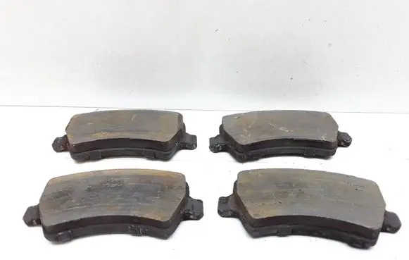 Volvo V70 Brake pads (rear) 