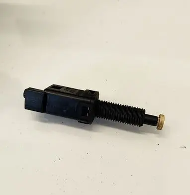Volkswagen Golf V Brake pedal sensor switch 811907343B
