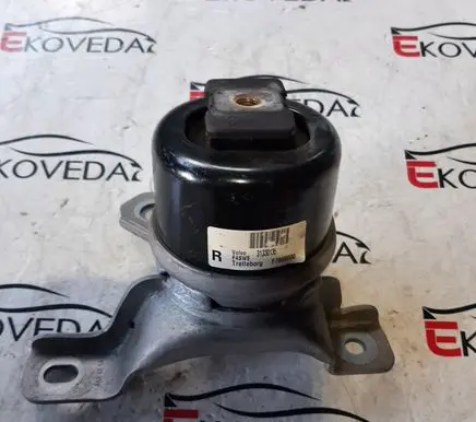 Volvo XC60 Engine mount bracket 31330135