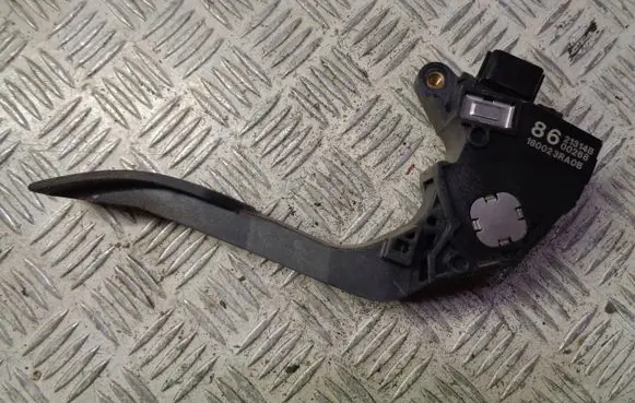 Nissan Pulsar Accelerator throttle pedal 21314B 00268 180023RA0B