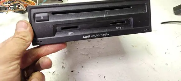 Audi A6 S6 C6 4F Radio/CD/DVD/GPS head unit 4E0035666 HS9345 MMI3G