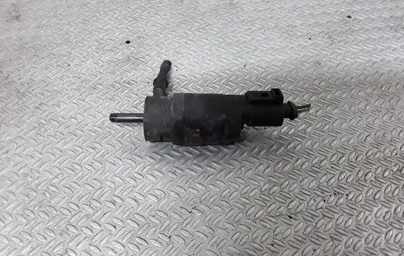 Skoda Octavia Mk2 (1Z) Windscreen/windshield washer pump 1K5955651