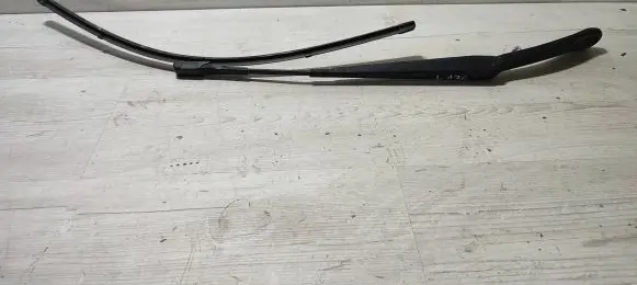 Mercedes-Benz A W176 Front wiper blade arm A1768203400