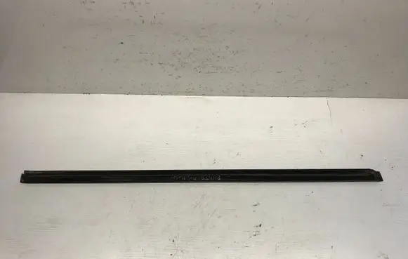 Fiat Punto (188) Rubber seal rear door window/glass 