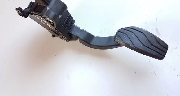 Nissan Qashqai J12 Accelerator throttle pedal 180026UA1B