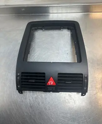 Volkswagen Touran I Dash center air vent grill 1T1819728B
