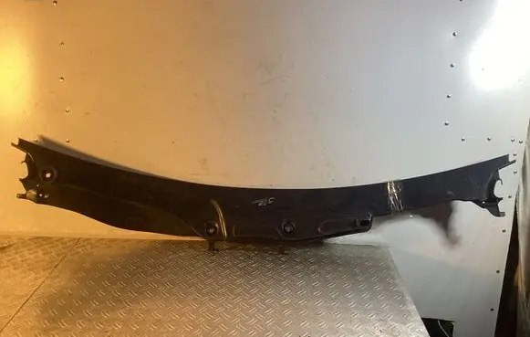Mercedes-Benz GL X164 Wiper trim A1648300228