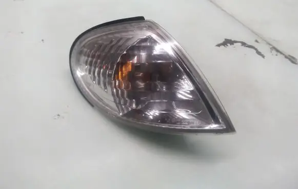 Nissan Almera N16 Front indicator light