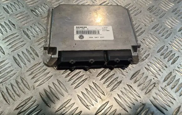 Volkswagen PASSAT B5 Engine control unit/module 5WP429001 3B0907557