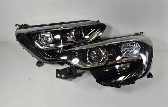 Renault Megane IV Headlights/headlamps set 