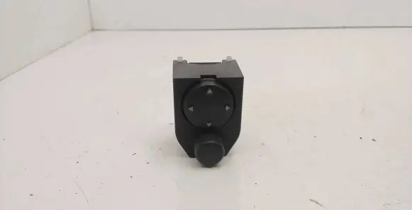 Wing mirror switch
