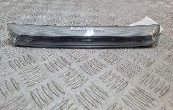 Toyota Avensis T270 Third/center stoplight 8157005110