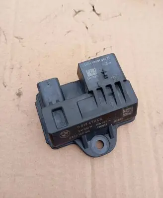 BMW X5 F15 Glow plug pre-heat relay 8519472 130513 0522140104