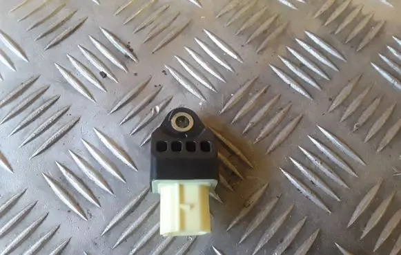 Subaru Outback Airbag deployment crash/impact sensor 98237AG000