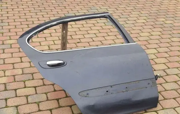 Nissan Maxima Front door 8658687683