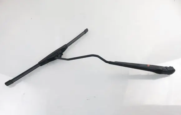 Hummer H2 Front wiper blade arm 