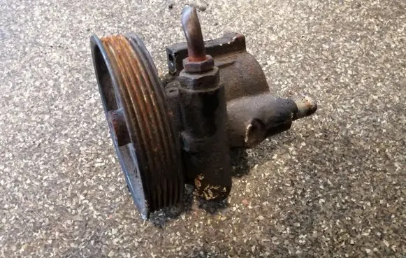 Renault Kangoo I Power steering pump