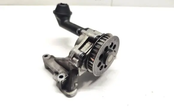 Volkswagen PASSAT B6 Oil pump 03L115105B 1501060482