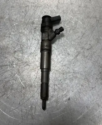 BMW 5 E60 E61 Fuel injector 0445110212