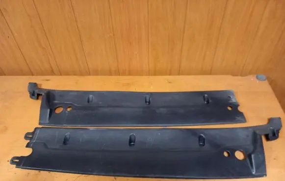 Iveco Daily 4th gen Wiper trim 504022284