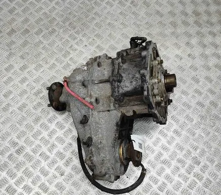 Nissan Patrol Y60 Gearbox transfer box case 3310001J50