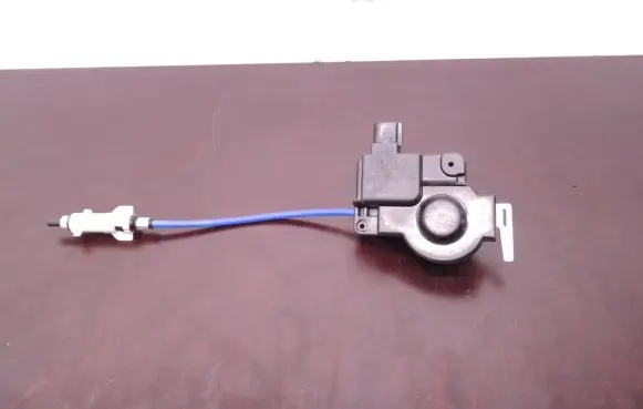 Lexus IS 220D-250-350 Fuel tank cap lock D96