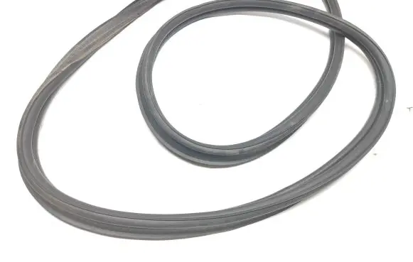 Peugeot 208 II Trunk rubber seal (body) 