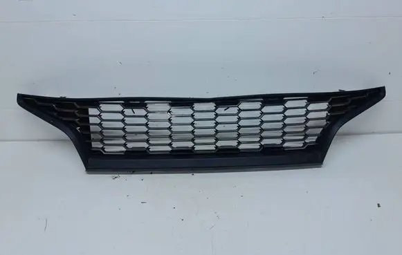 Toyota Yaris XP210 Front bumper lower grill 531120DE80 531020D260