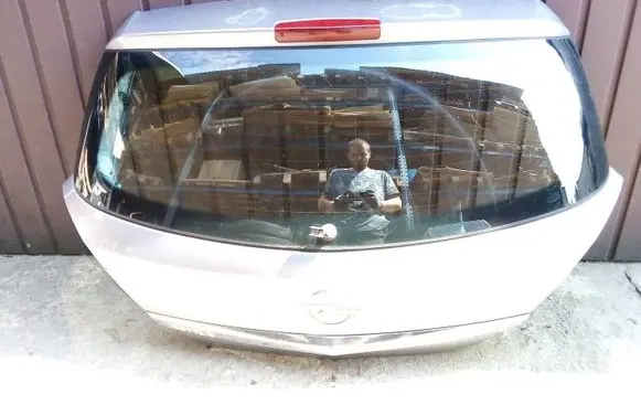 Opel Astra H Tailgate/trunk/boot lid