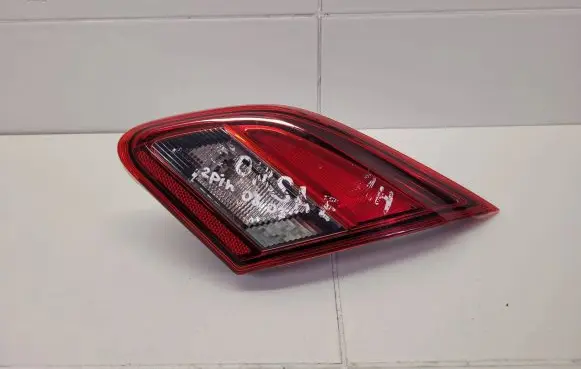 Tailgate rear/tail lights