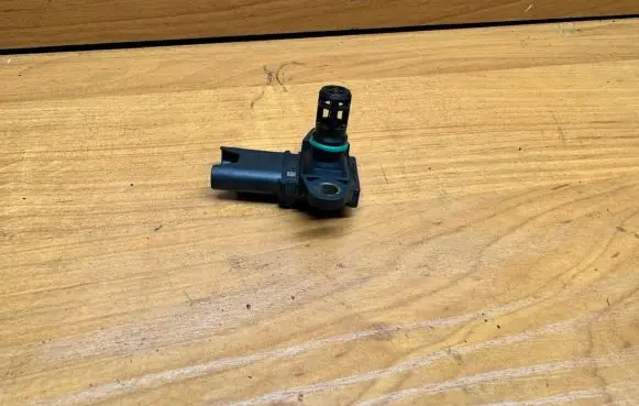 BMW 5 F10 F11 Air pressure sensor 7585493 A2C53384965
