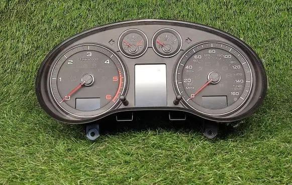 Audi A3 S3 A3 Sportback 8P Speedometer (instrument cluster) 8P0920982C