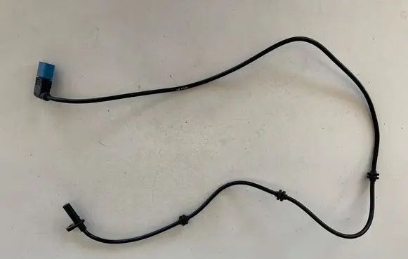 Mercedes-Benz CLA C117 X117 W117 ABS rear brake sensor A2469059402