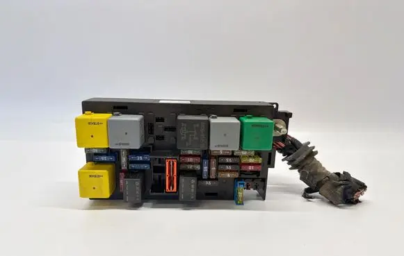 Mercedes-Benz ML W164 Fuse module A1645402972 YAP29291 13602221