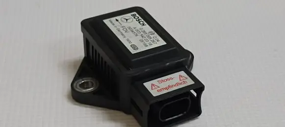 Mercedes-Benz E W211 ESP acceleration yaw rate sensor 0265005267 A0035420318