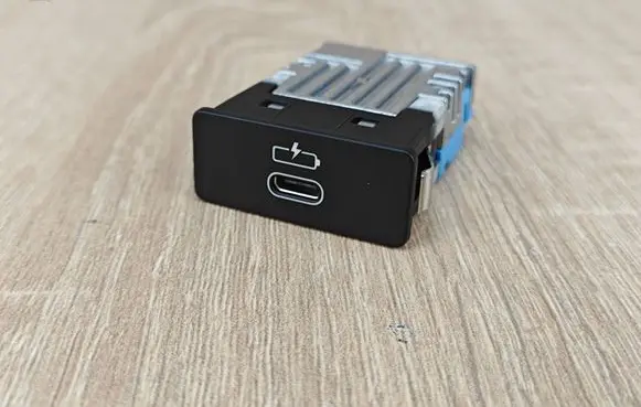 BMW 4 G22 G23 G24 G26 USB socket connector 8711940