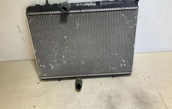 Citroen C4 I Picasso Coolant radiator 9680533480