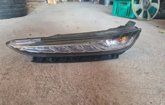 Hyundai Kona I Headlight/headlamp 92207J9000