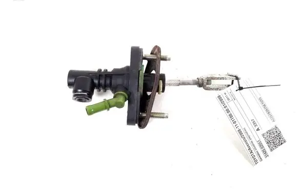 Toyota Avensis T270 Clutch master cylinder 31420-02051