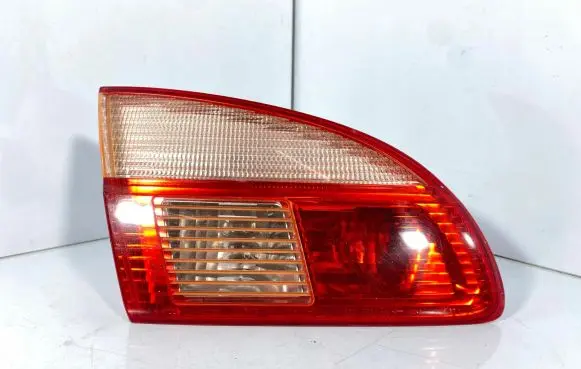 Toyota Avensis T220 Rear/tail lights