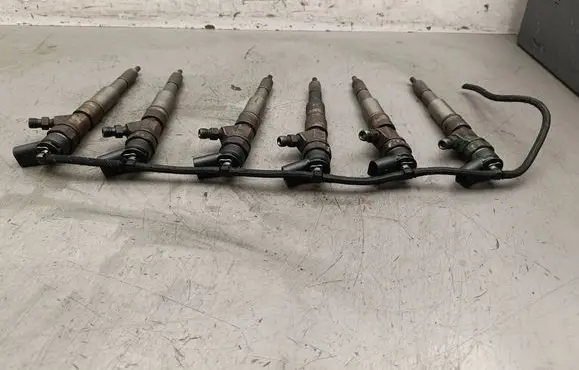 BMW 5 E60 E61 Fuel injectors set 7794652 0445110212